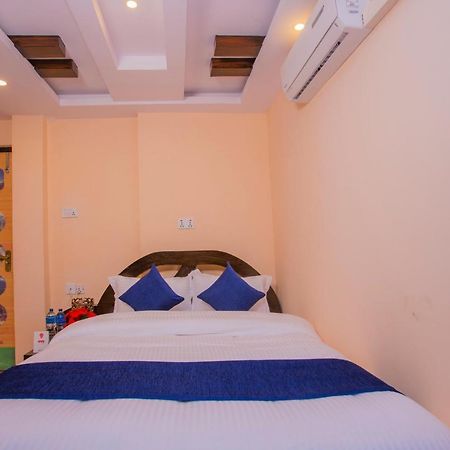 Oyo Hotel Antique Kutty Катманду Экстерьер фото