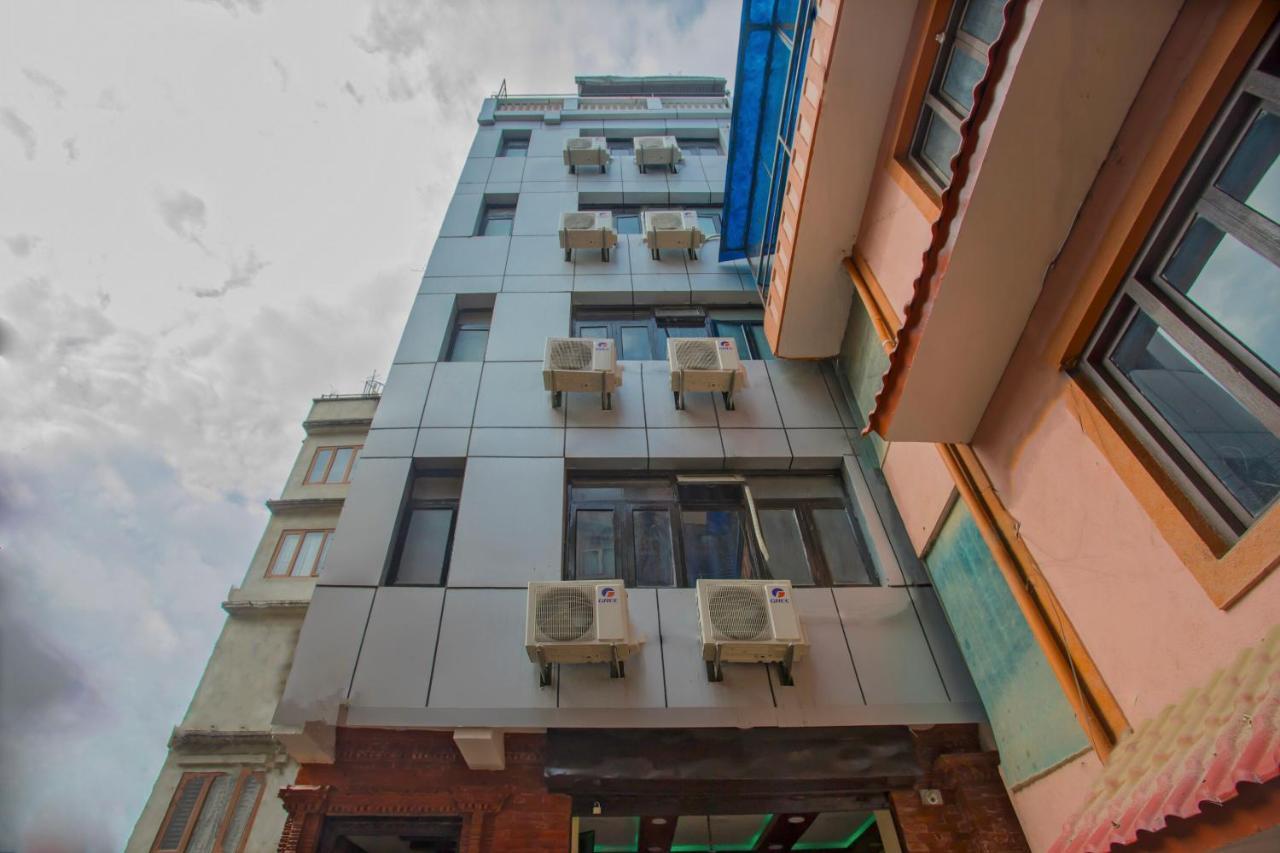 Oyo Hotel Antique Kutty Катманду Экстерьер фото